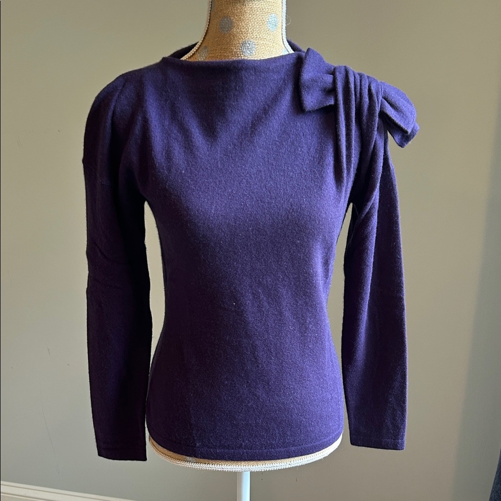 SAKS FIFTH AVENUE BOW CASHMERE SWEATER M